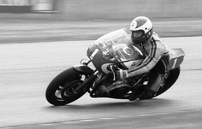 Bob Smith - Battle of the Twins - Donnington May 1982- © Peter Leslie