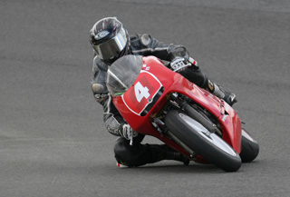 Mike Hose at Cadwell Park - © Tony Roberts